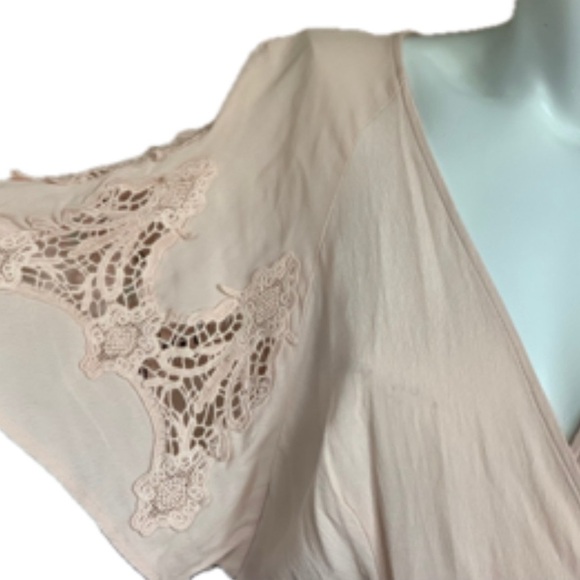ASTR the Label Blush Pink Crochet Sleeve High Low Hem Feminine Wrap Dress Sz S - Picture 8 of 15